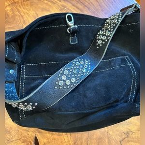 Tylie Malibu wide strap purse